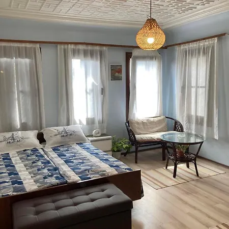 Summer Host House